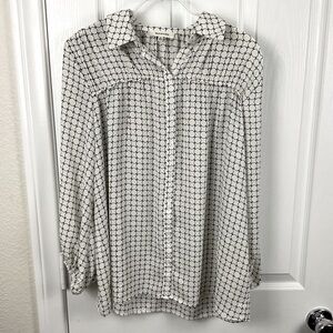 Max Studio Women’s White Blouse Long Sleeve Button Up Geometric Pattern, Size S